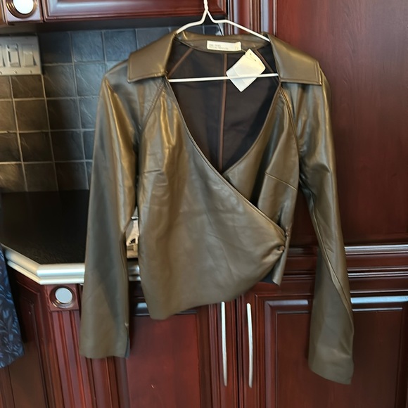 OAK & FORT brown vegan leather wrap top size small - Picture 6 of 13